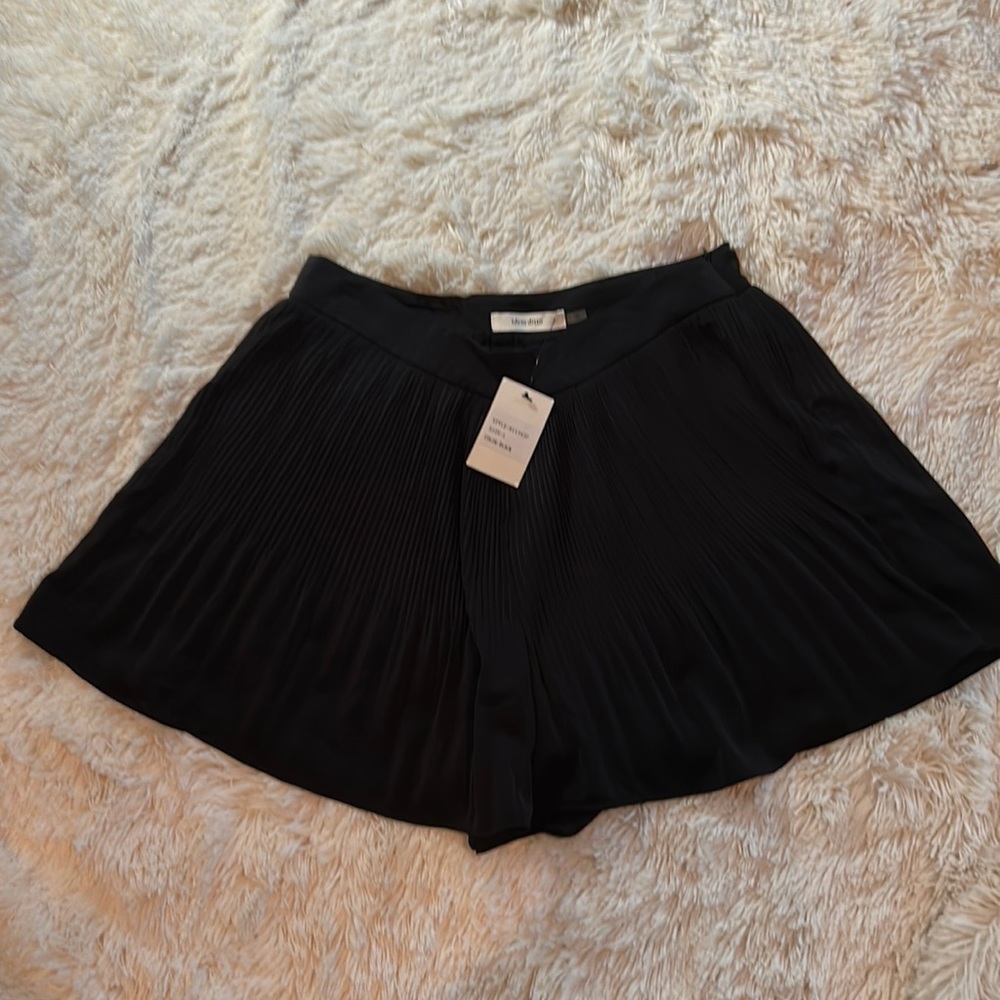 Elegant Black Pleated Skirt